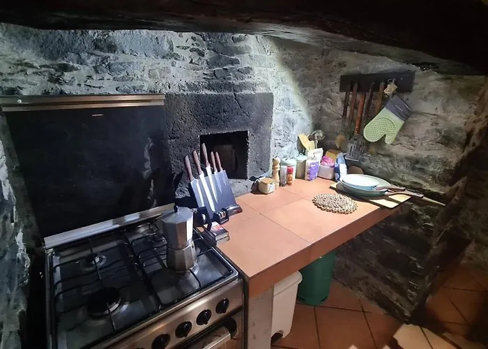 Tranquilidade Em Mar E Montanha Arco da Calheta (Madeira)